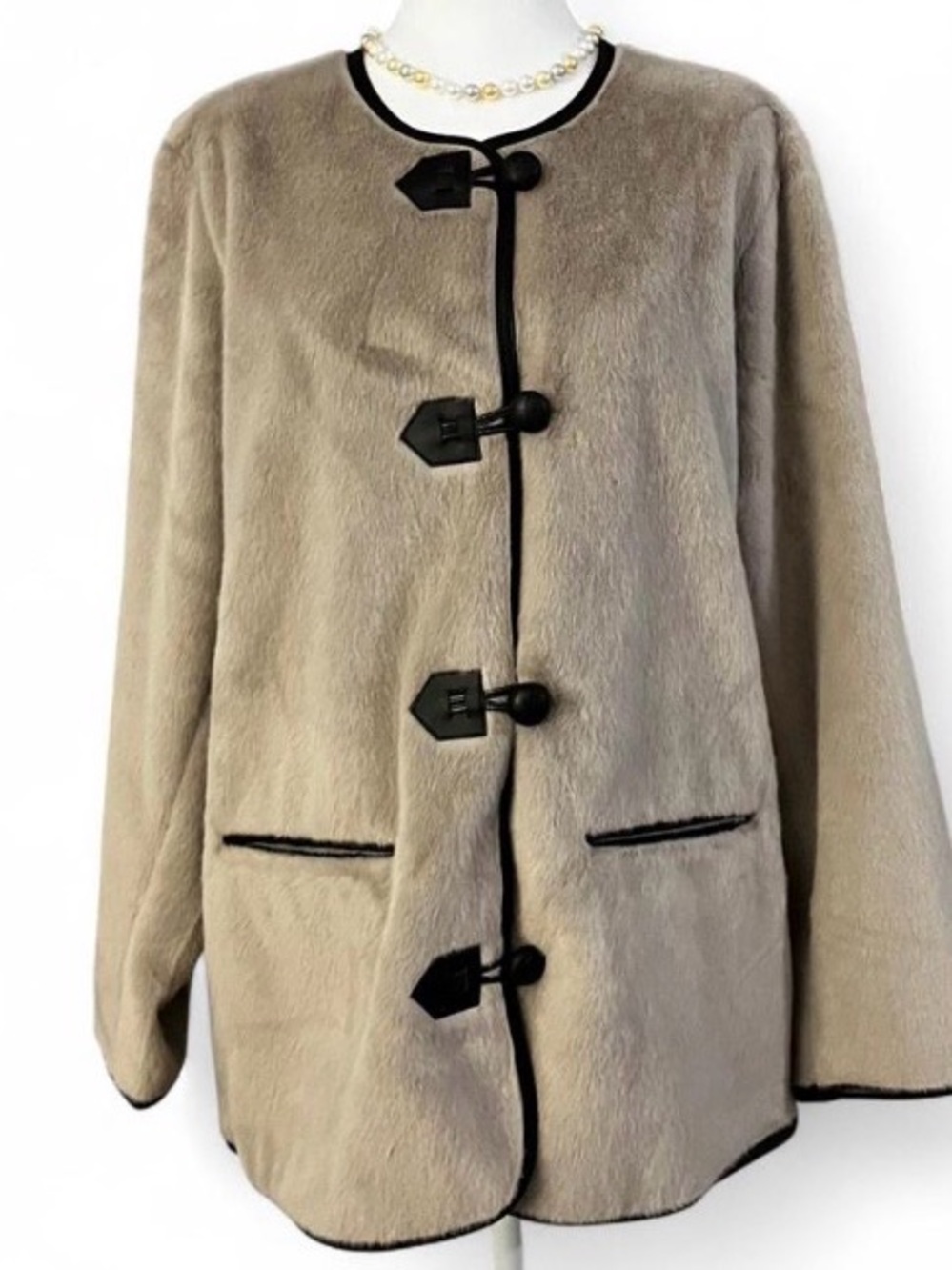 Classic style, soft girl vibes 🆕. Tahari Tan Teddy Jacket with Black Trim.